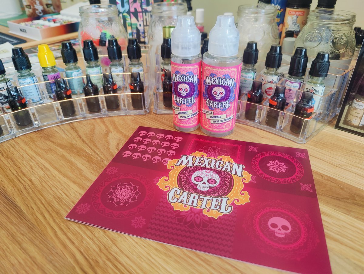 EvapSaveurs's tweet photo. 🔥 DE RETOUR EN STOCK en DÉGUSTATION chez EVAPSAVEURS ! 🔥
Victime de son succès dès sa sortie, le Mexican Cartel Myrtille-Groseille-Fleur de Sureau est enfin de retour à Chagny 🍇🍒💐

💥 Myrtille pulpeuse et sucrée
Groseille vive et acidulée
Fleur de sureau douce et florale https://t.co/iFxG2PE2Wi