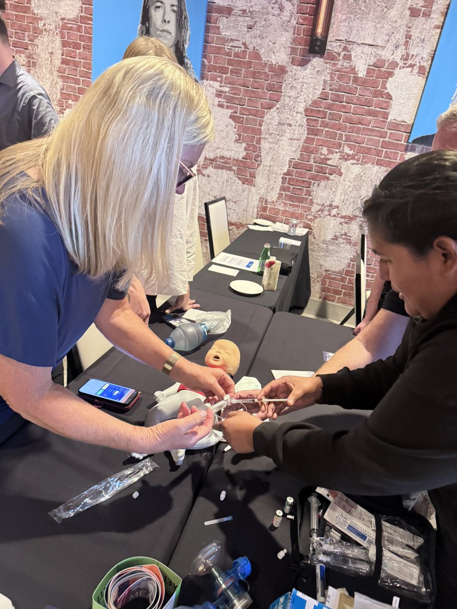 NVHospitals's tweet image. The NHA’s Rural Healthcare Preparedness Partners conference kicked off yesterday with Michael Bologlu facilitating Handtevy training - a customizable emergency platform that assists with medication calculations for pediatric and adult emergencies. #neverstoplearning