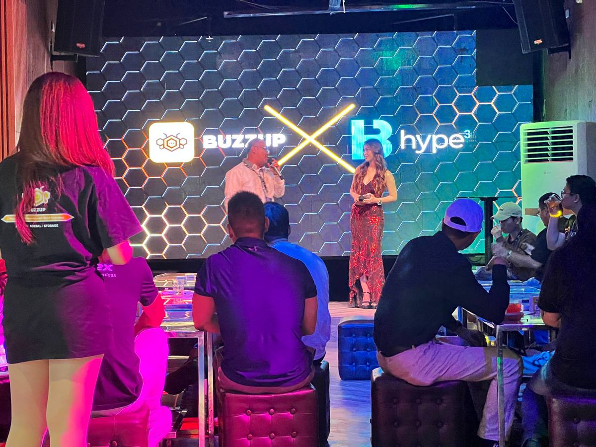hype3_marketing's tweet image. Big shoutout to @watchxnetwork for vibing with us at our #PBW2025 LinkUp: Connect, Chill, Crypto and sharing your vision with the fam 🙌
Who’s the lucky one taking home that exclusive WatchX Smartwatch? 👀⌚
#PBW2025 #Hype3 #WatchX #PhilippineBlockchainWeek