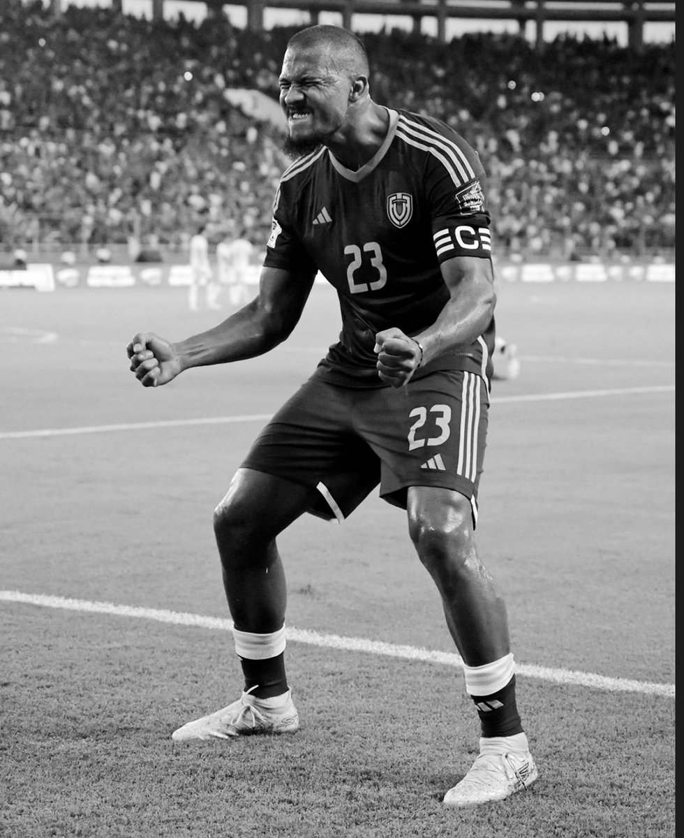🇻🇪🚨 Salomón Rondon no estará disponible para jugar hoy con Venezuela a las 4 de la tarde. Esto debido a que el juego es a las 7 de la noche. 

Más información en minutos.