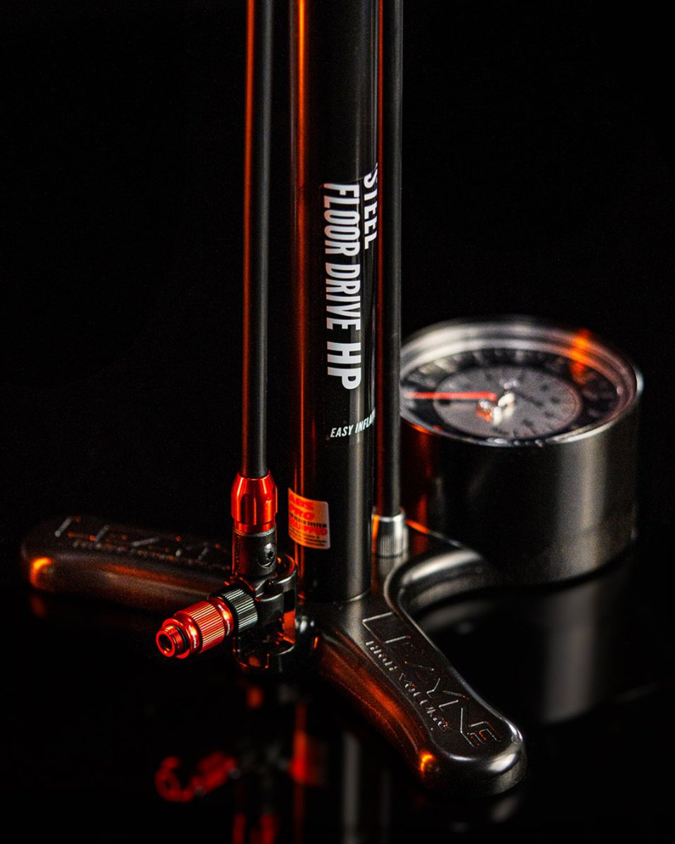 The <a href="/Lezyne/">Lezyne</a> STEEL FLOOR DRIVE 3.5 – Built to Last. Designed to Perform.

Built for riders who demand high pressures - reaching up to 220psi / 15.2 bar. It’s the pump your workshop deserves.

Hit the Link to level up ↗️: ride.lezyne.com/products/steel… 

🚴: <a href="/AMTetrick/">Alison Tetrick</a> 

#Lezyne