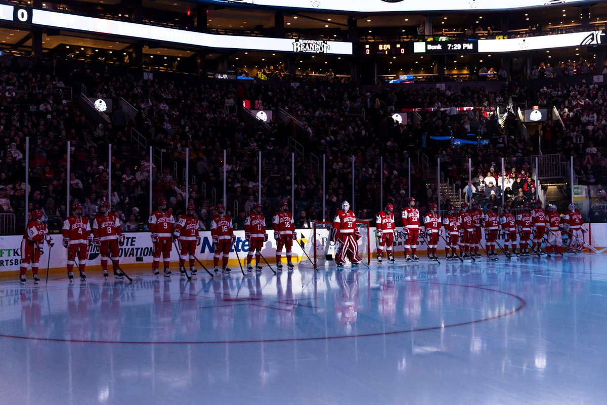 Thinking about the time we played in front of 13,279 fans, the largest crowd ever at a New England women’s hockey game 🐾

#GoBU