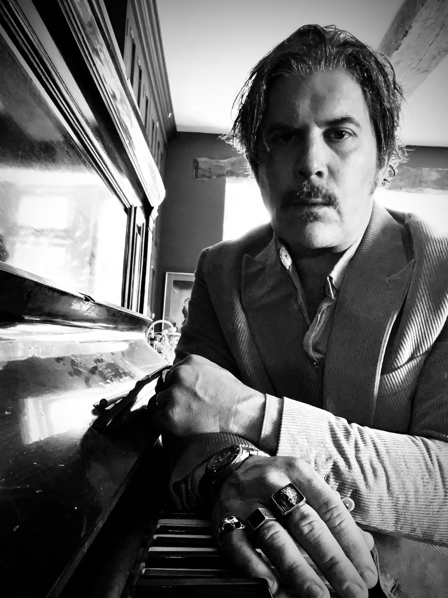 Under The Influence (@utievents) on Twitter photo NEW SHOW // Known for his literate, Baroque sound, singer-songwriter Ed Harcourt heads out on a solo tour this autumn, joining us at <a href="/fulfordarmsyork/">Fulford Arms</a> (Monday 8th September), and Hull's <a href="/TheAdelphiClub/">The New Adelphi Club</a> (Tuesday 9th September).
🎟 on sale 10am, Fri 13 Jun bit.ly/UTIEventsTicke… NEW SHOW // Known for his literate, Baroque sound, singer-songwriter Ed Harcourt heads out on a solo tour this autumn, joining us at <a href="/fulfordarmsyork/">Fulford Arms</a> (Monday 8th September), and Hull's <a href="/TheAdelphiClub/">The New Adelphi Club</a> (Tuesday 9th September).
🎟 on sale 10am, Fri 13 Jun bit.ly/UTIEventsTicke…