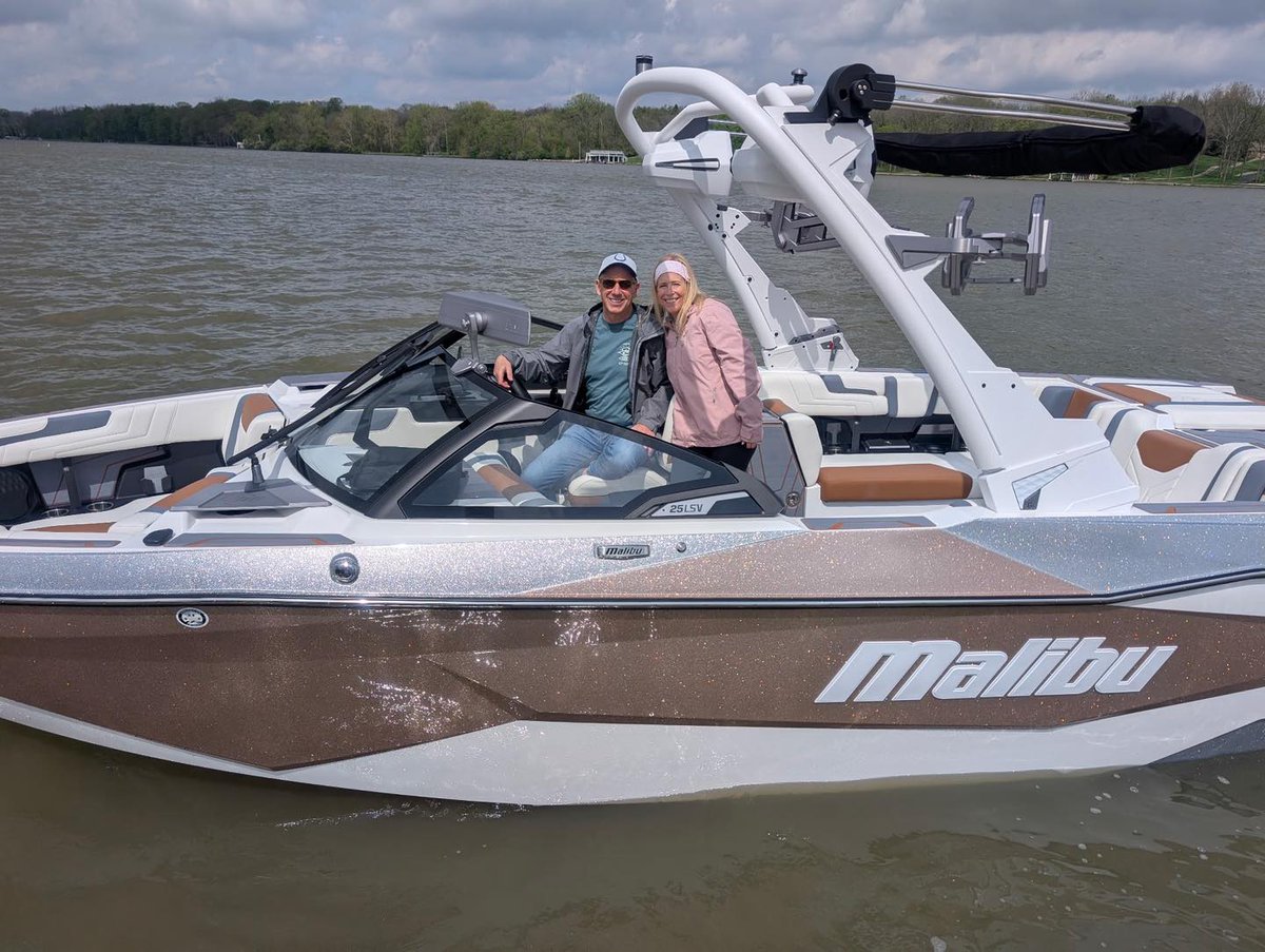 Mid_Ind_Marine's tweet photo. Another 2025 Malibu 25 LSV hitting the water! 🔥
Big waves and even bigger memories ahead for this crew. Enjoy the ride! 🌊🛥️ https://t.co/s1NqZqYtgA