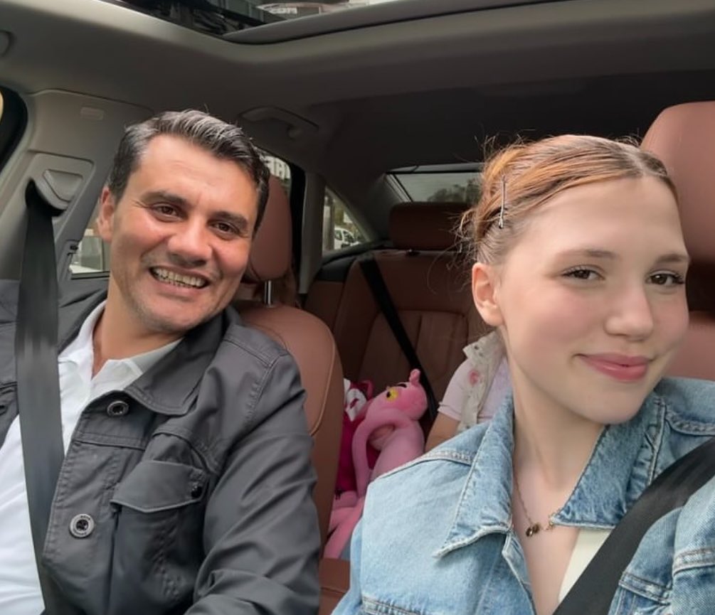 Ferdi Zeyrek’in kızı Nehir Zeyrek’ten babasına veda:

Bana hep şunu derdi: "Baban varsa sorun yok."

Ama benim artık bir babam yok. Şimdi odamdayım.

Elimde kalan anılarla, kardeşlerimin ve annemin yanındayım. Toparlanacağız...

Toparlanmalıyız ki, hesabını sorabilelim.