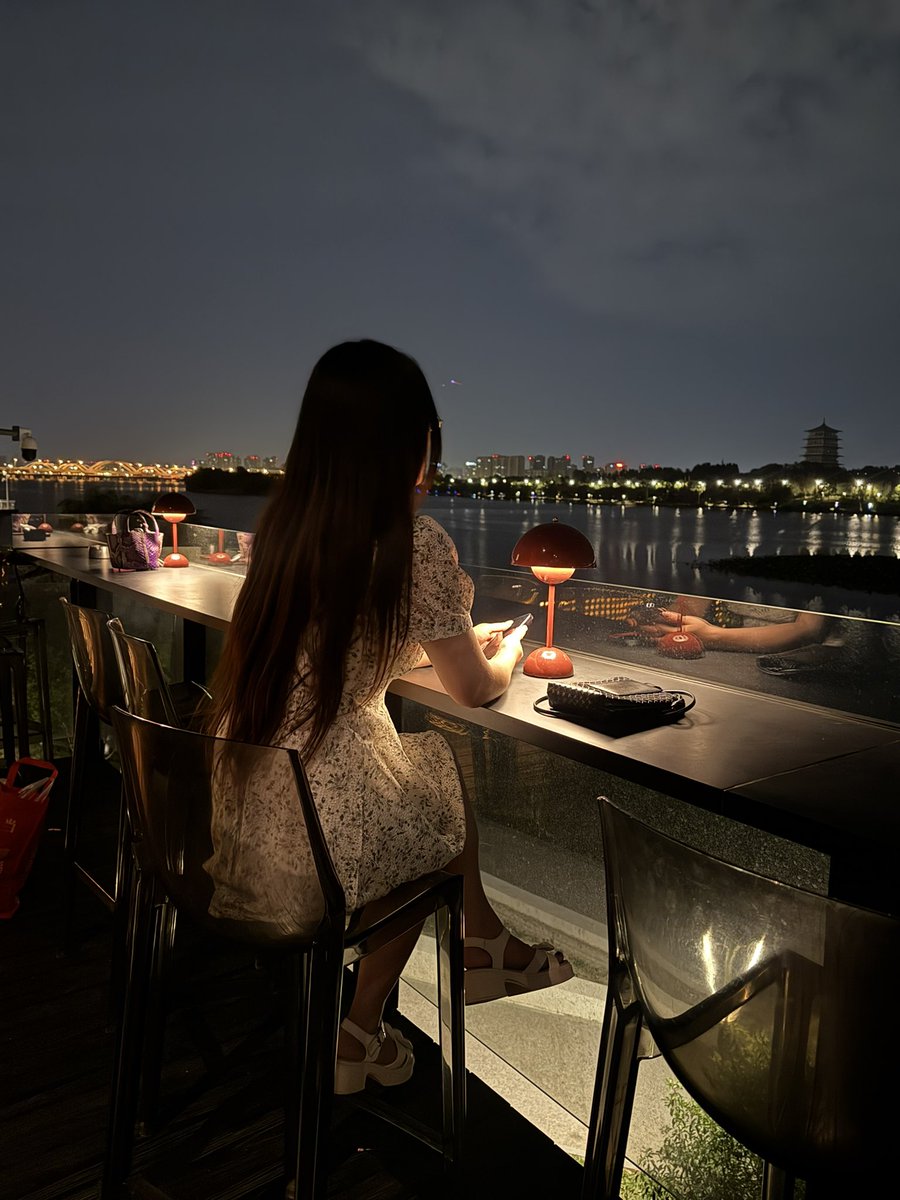 西安后海的风很舒服 
#西安女奴 #西安女M