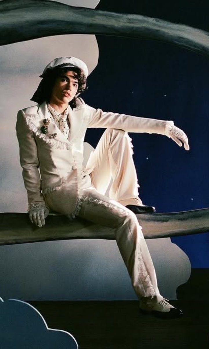 the whole fit reminds me sm of superache 😭