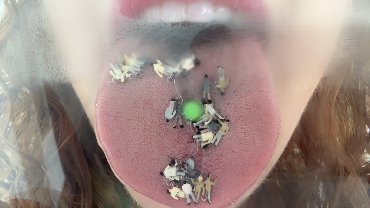 Remind me again how you’re still a person?☠️

#sizetwitter #vore #tongue #shrunken