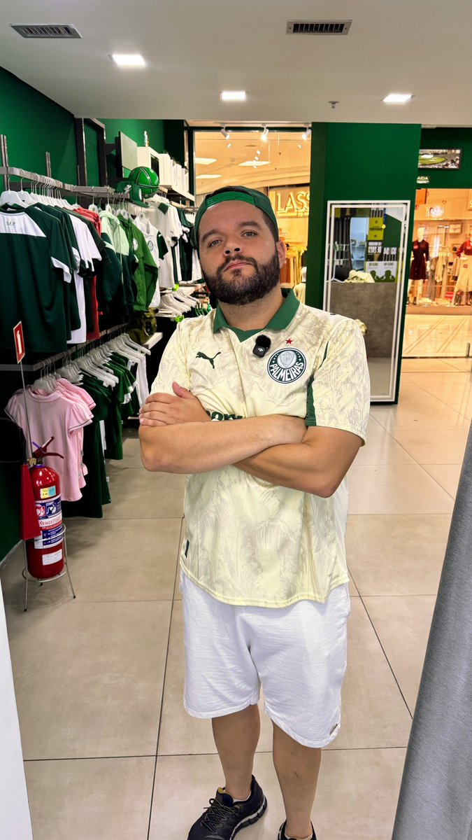 alanggouveia's tweet photo. Resumo de tudo isso: gostei da nova camisa. https://t.co/BNr4kKPh6f
