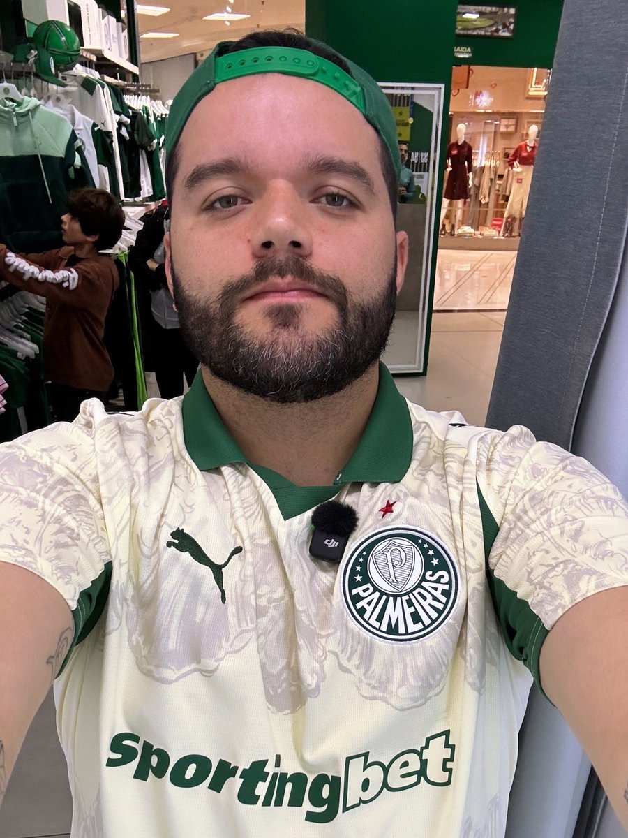 alanggouveia's tweet photo. Resumo de tudo isso: gostei da nova camisa. https://t.co/BNr4kKPh6f