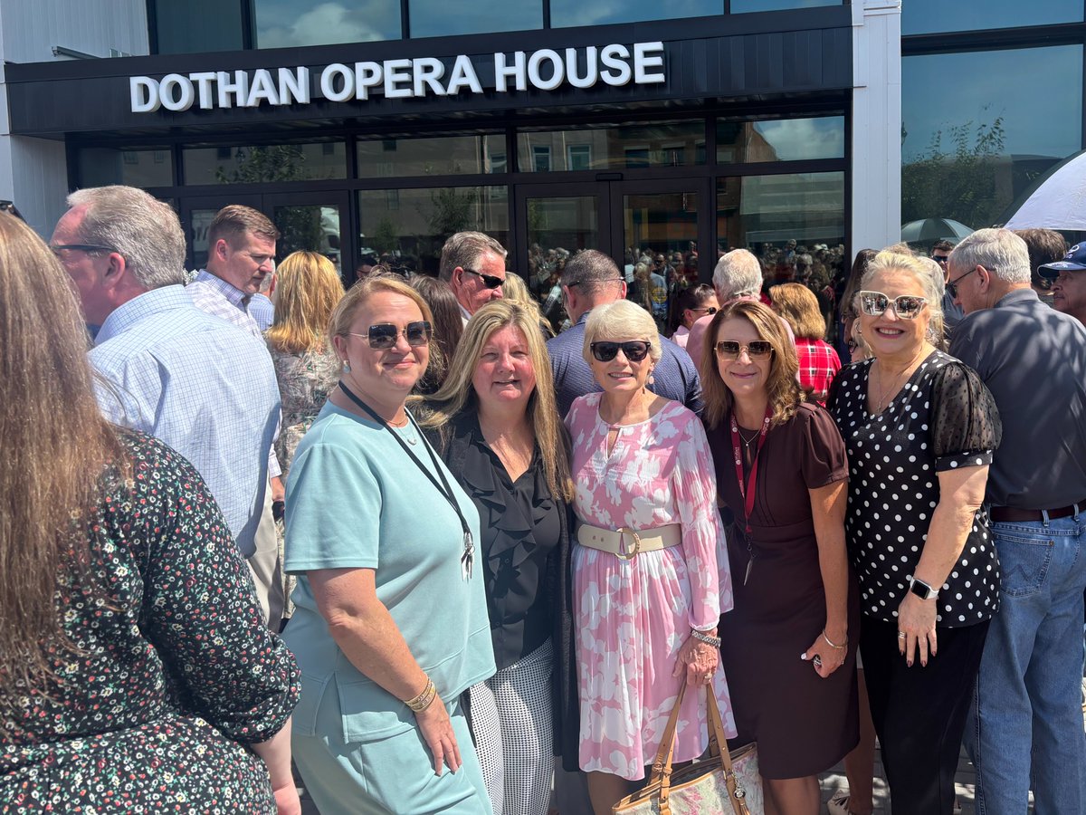 🎭 Today, Wallace employees attended the grand reopening of the newly renovated Dothan Opera House!
Attendees had the opportunity to tour the upgraded facility and see the transformation firsthand. We are proud to celebrate this impressive project alongside our community! 🎉