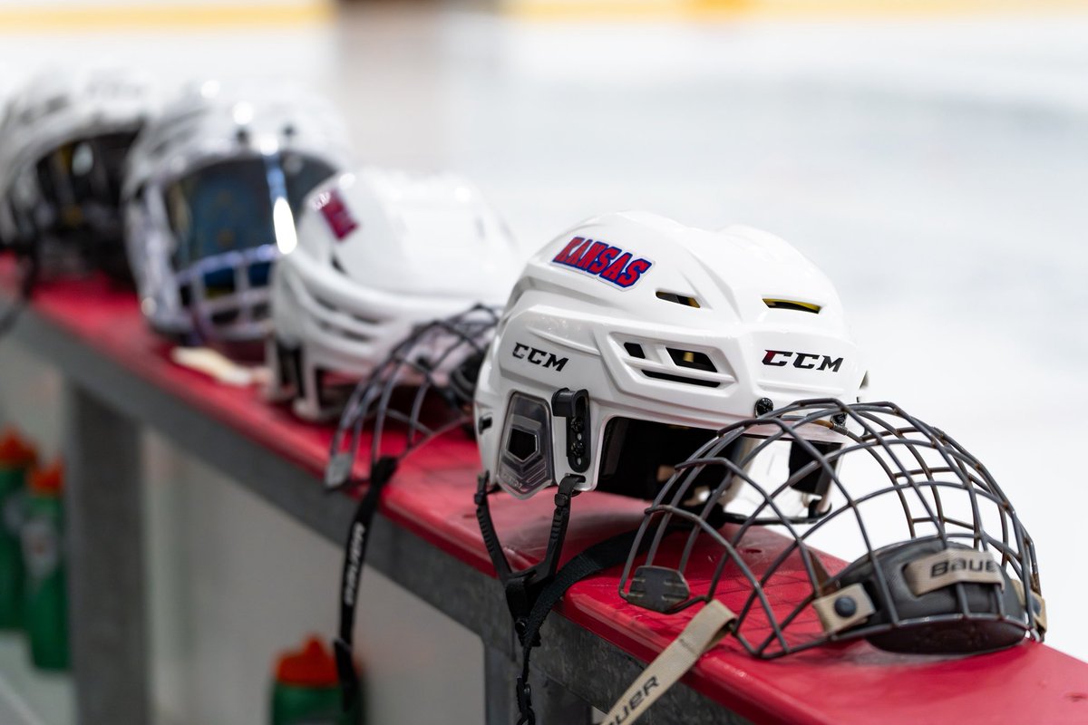 JayhawkHockey's tweet photo. Recently Reminiscing💭🏒
We hope you all are enjoying your summer! Can’t wait to get back out on the ice soon!
#Jayhawkey #RockChalk #KU https://t.co/zDHgjdqV1F