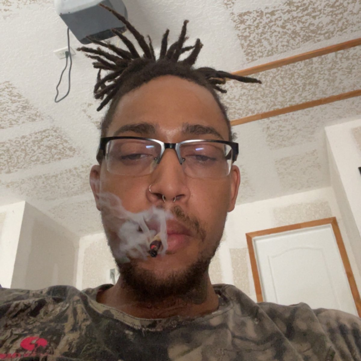 tuhreek1's tweet image. stoner boyfriend stopping by.