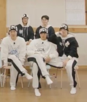 아니 밍쿱 이넘들 이렇게까지 서로에게 기대고 의지할 일인거얌??? 🤭