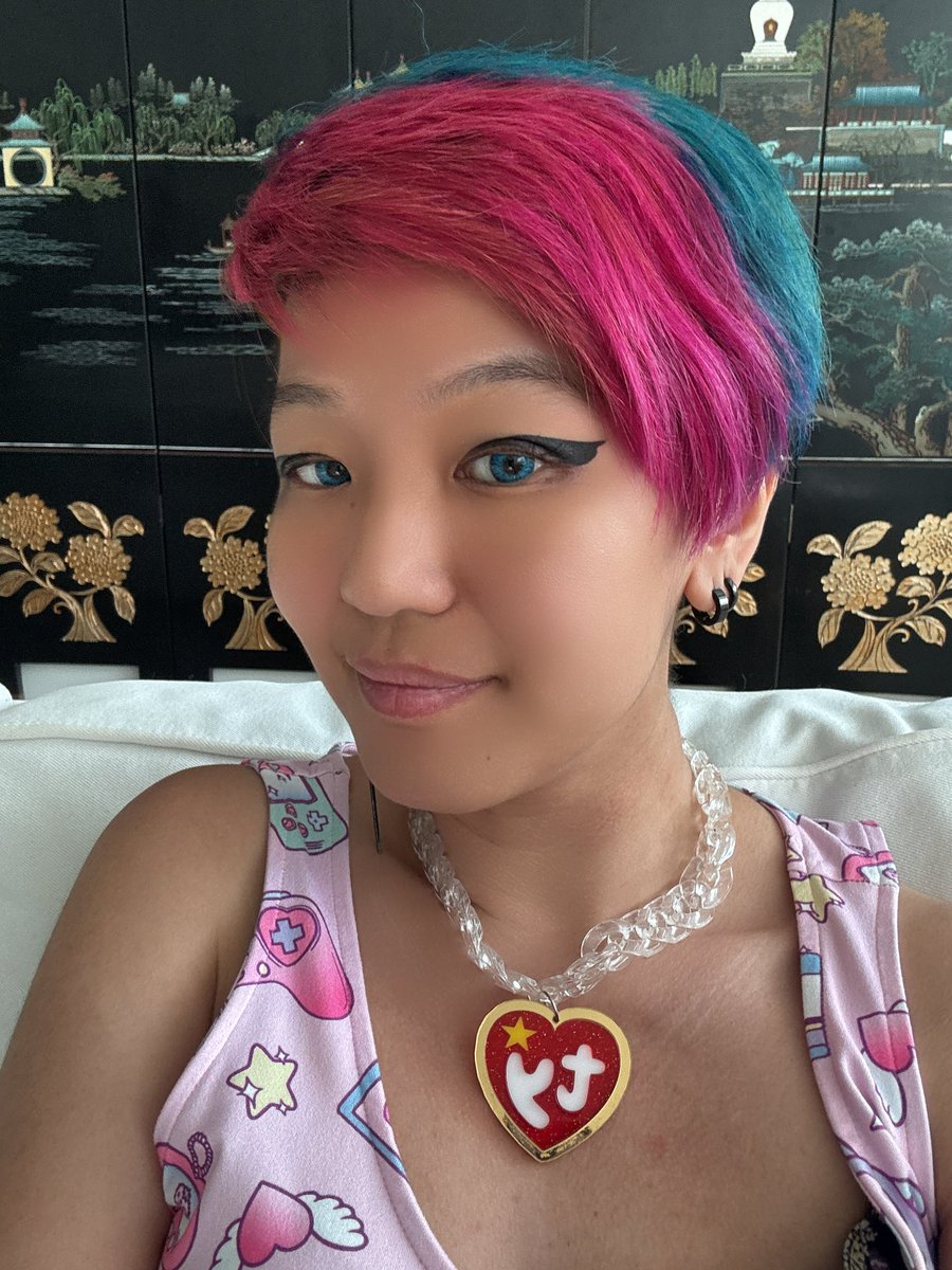 Good afternoon my dear tadpoles🐸🖤

Sorry for the late post it’s been a crazy morning! 

We are continuing more <a href="/DOOM/">DOOM</a> !!! Let’s see how far we can go!

Chaos starts at 5 pm est 🔥

m.twitch.tv/vanoradarkwolf