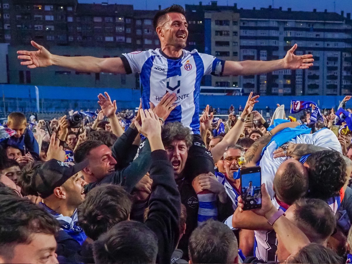 Crónica loca del Real Avilés Industrial - Rayo Majadahonda.
Vuelta de la segunda eliminatoria del playoff. 
Va 🧵