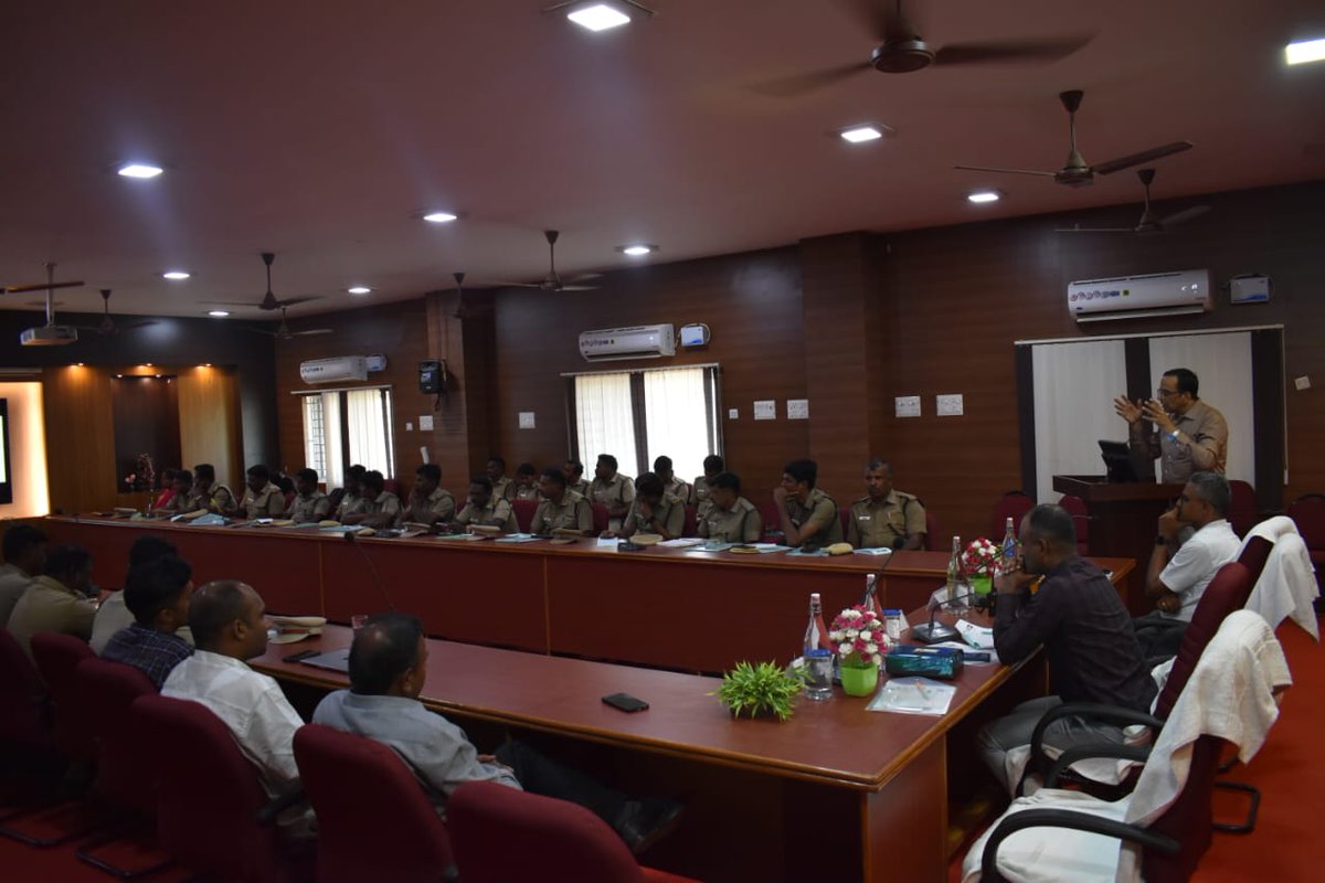 Three day training programme on "Strengthening field level staff capacity in Elephant behavioural ecology, wildlife ecology and sociological definitions in THADAM project" for 40 frontline staff from 8 Forest Divisions of Tamil Nadu begins at FCRI, Mettupalayam today. 
Jointly