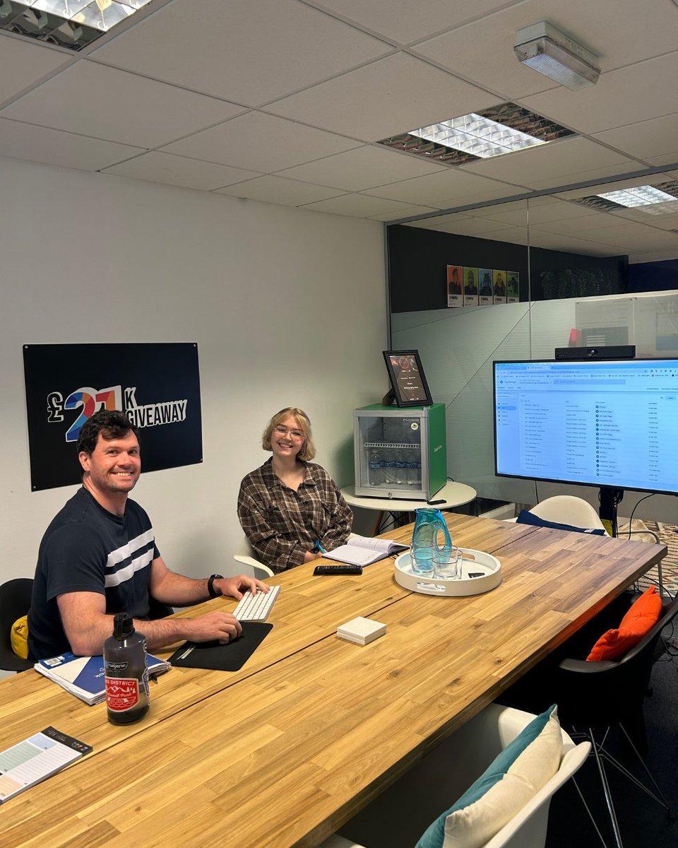 21Digital_Ltd's tweet photo. Exciting morning at the 21Digital Search Academy as we welcomed the @BIBAs2025 judging panel! 

Honoured to be a finalist for Apprentice Team of the Year at the BIBAs 2025. Thanks to the judges for visiting - and yes, the team celebrated with pizza! 🍕 

#BIBAs2025 https://t.co/FFO6aEsXk4