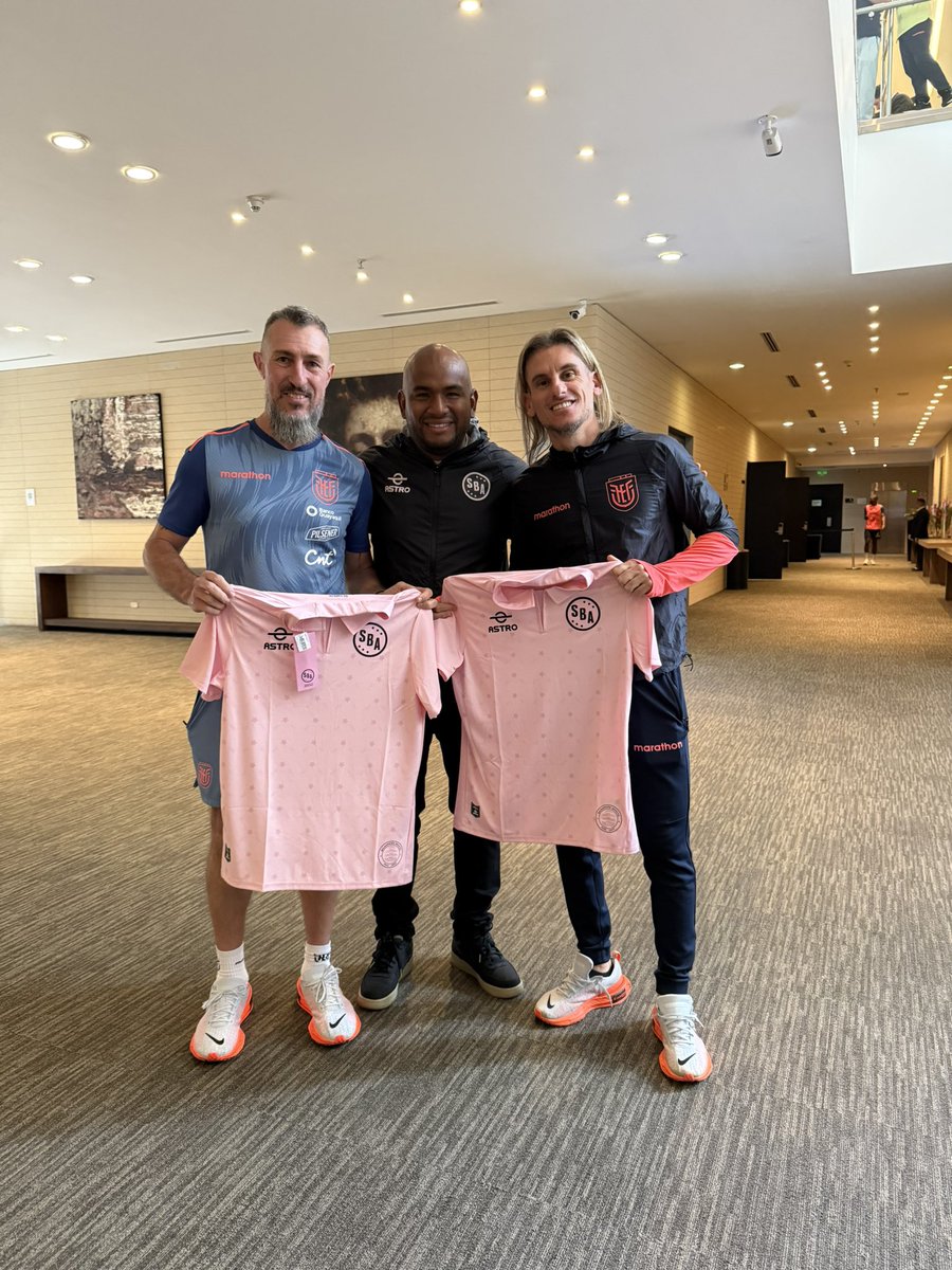 Que grato verlos después de tiempo amigos 🫂⚽️ Que sigan los éxitos Sebas y Martin