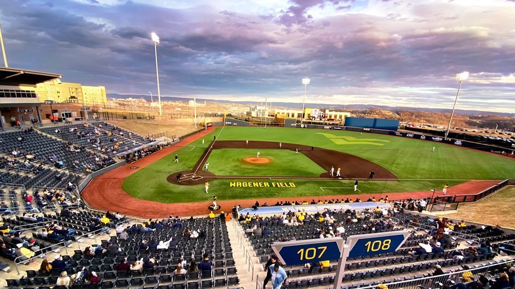 Tonight is the Home Opener for <a href="/WVBlackBears/">WV Black Bears</a>!

•vs. Williamsport
•First Pitch 7:00 p.m. EST, full game coverage starts at 6:40!

<a href="/QuinnRobie1/">Quinn Robie</a> will bring play-by-play commentary, and <a href="/Nico_Caretto/">Nico Caretto</a> and Gabe Schon will join him with analysis!

📻: 91.7 FM, u92themoose.com/listen