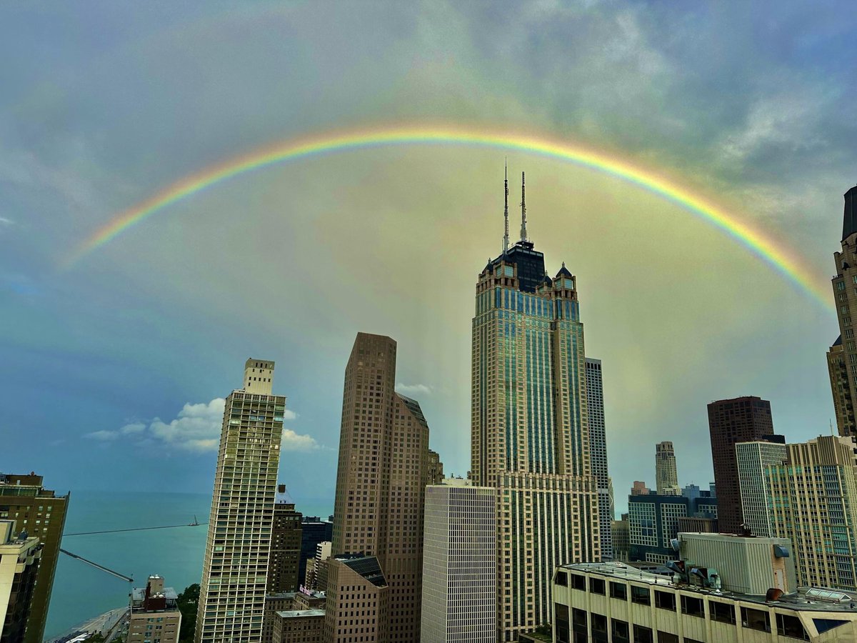 Celebrating Pride tonight with purpose, connection, and a whole lot of joy! 🌈✨

Honored to host a Member Exchange for the <a href="/EconClubChi/">Econ Club Chicago</a> with the incredible Toby Eveland—where real conversation meets vibrant community. Here’s to pride, progress, and showing up for each other.