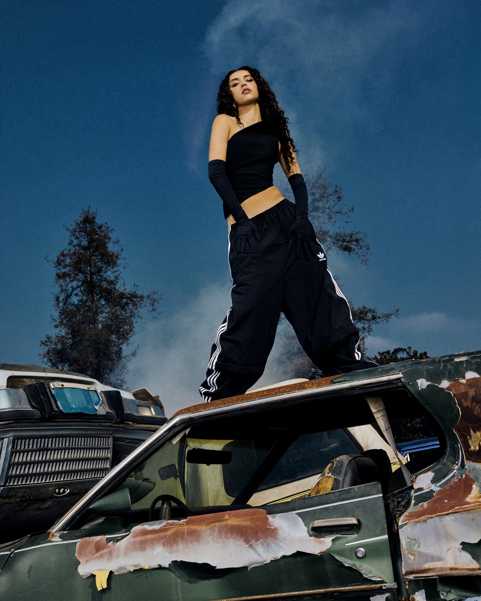 GtGIr9ebkAAdY1M?format=jpg&name=large