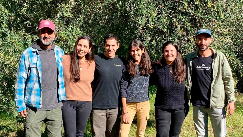 🔵Impulsan un proyecto enfocado en reutilizar residuos agroindustriales para el cultivo de hongos comestibles

Tiene como objetivo identificar qué combinaciones de desechos resultan más eficaces para la producción de   gírgolas.

📝mendoza.conicet.gov.ar/blog/impulsan-…