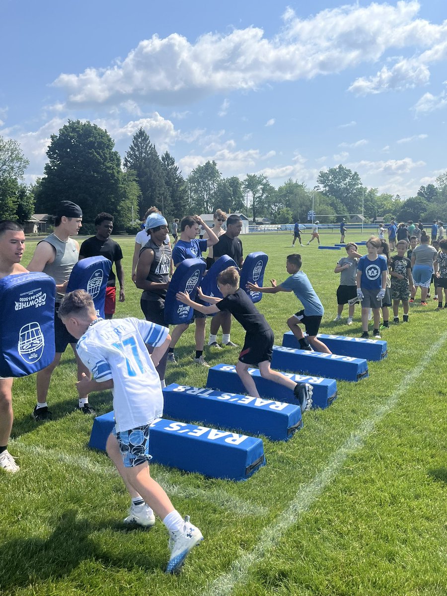 joel12p's tweet image. Day 2 of Youth Camp is in the books! Awesome seeing so many future Maples getting work in with our current Maple Football Players. 
#TDC