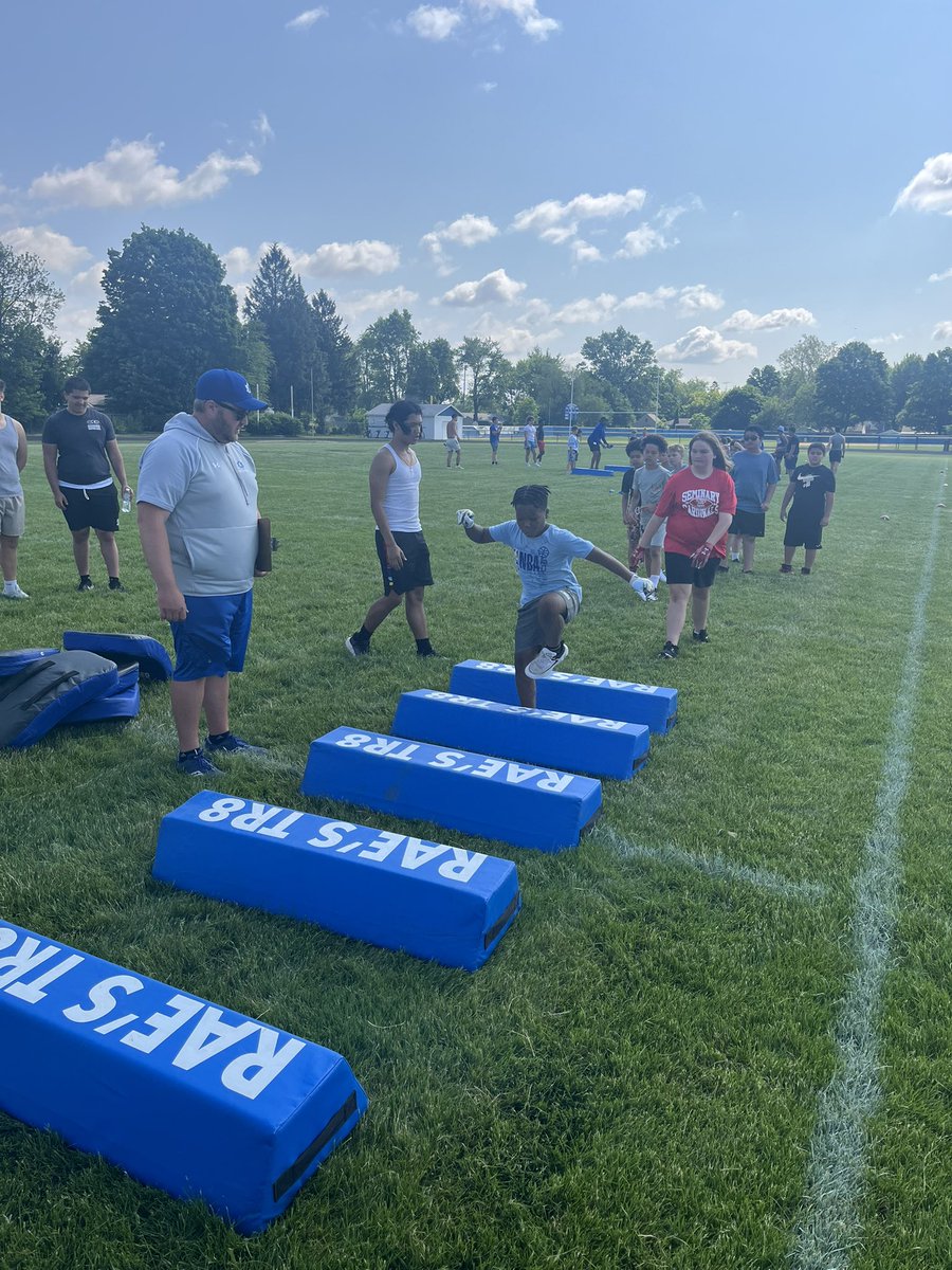 joel12p's tweet image. Day 2 of Youth Camp is in the books! Awesome seeing so many future Maples getting work in with our current Maple Football Players. 
#TDC