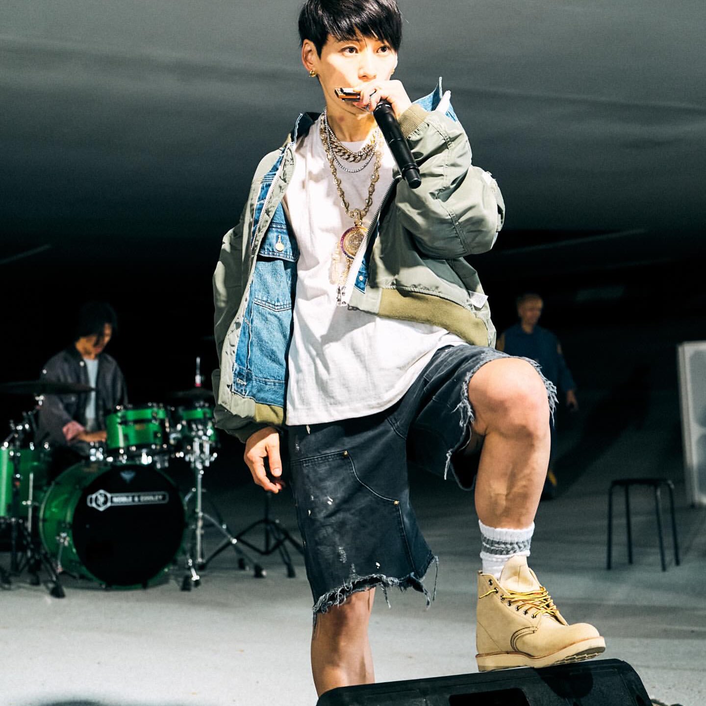 uverworld takuya∞着用スラック色違い