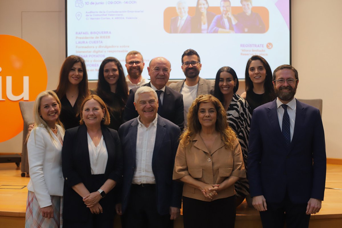 1️⃣La mejora educativa empieza por el bienestar docente. Hoy en VIU, hemos reflexionado sobre emoción, diversidad y tecnología en el aula. ¡Una jornada llena de inspiración y compromiso!
2️⃣ “No puede haber educación de calidad desde el malestar docente” — <a href="/RafaelBisquerra/">Rafael Bisquerra </a>. Hoy en