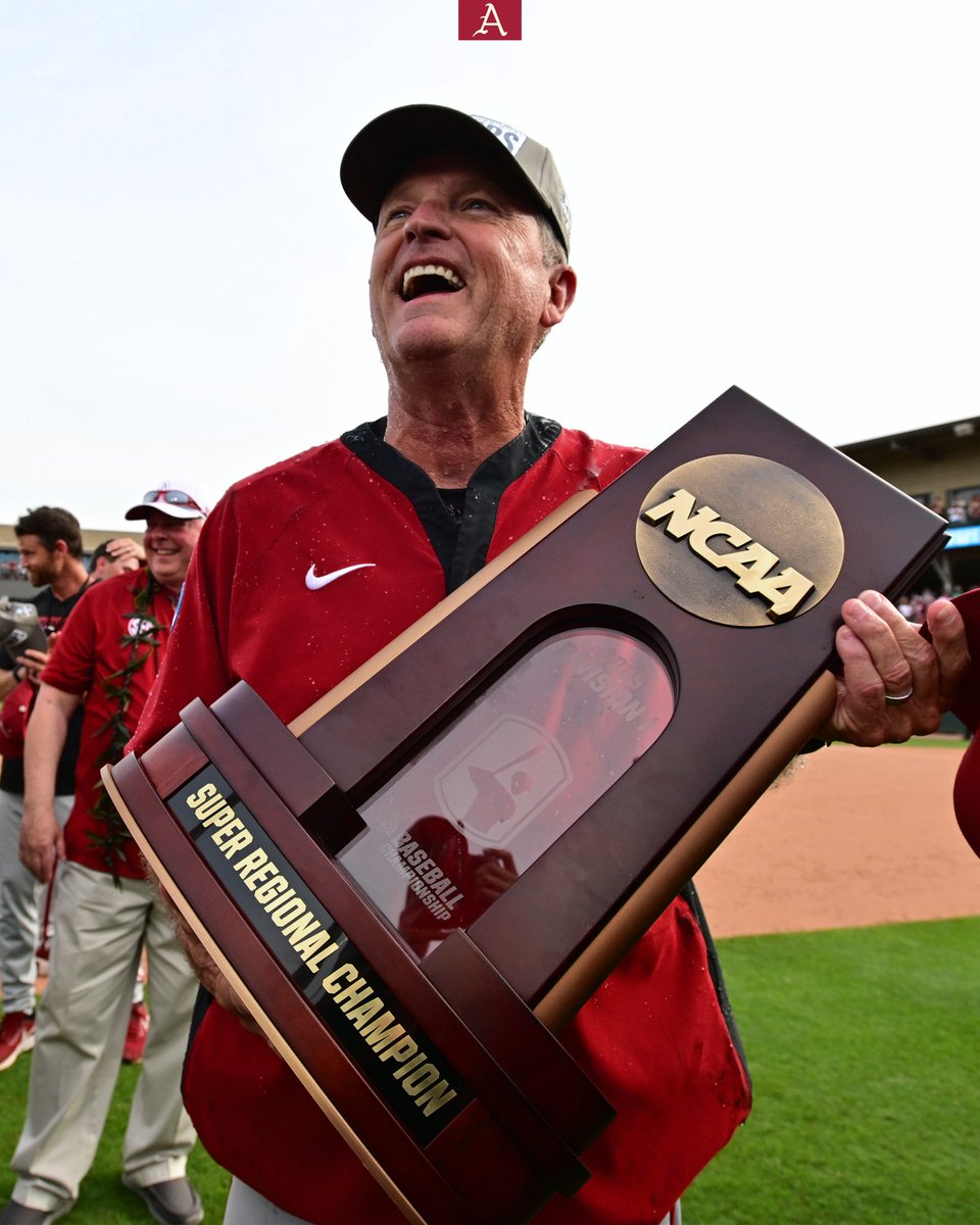 RazorbackBSB's tweet image. OMAHOGS SEND-OFF 🐗

Join us Wednesday (tomorrow!) from 11-11:30 a.m. outside of the Hunt Center at Baum-Walker Stadium near the Van Horn Hog to help send the Hogs off to Omaha!

Parking will be available for fans in the Cardinal Lot of Baum-Walker Stadium.