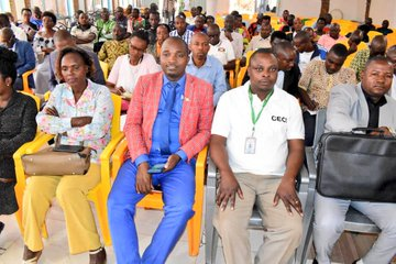 Ikiriho's tweet image. 🇧🇮#Burundi #elections2025 🗳️

🔴En la nouvelle province de #Burunga, seuls 2 sièges de conseiller communal sur 176 échappent à l'#Aigle🦅.

 Selon les résultats proclamés par Philémon Nahabandi, le président de la #Cépi, en Commune #Rutana, sur 26 sièges, le @CnddFdd lâche 1