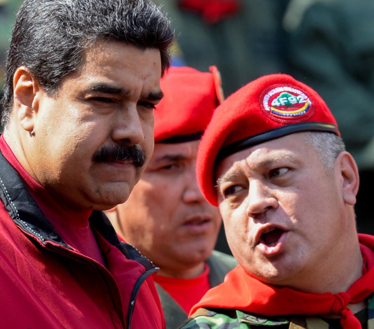 URGENTE: La guerrilla de las Farc emitió un comunicado en el que advierte sobre el uso de drones con explosivos y recomienda a la población civil evitar la cercanía a instalaciones militares y de policía. También acusa al Gobierno colombiano y a Estados Unidos de escalar el