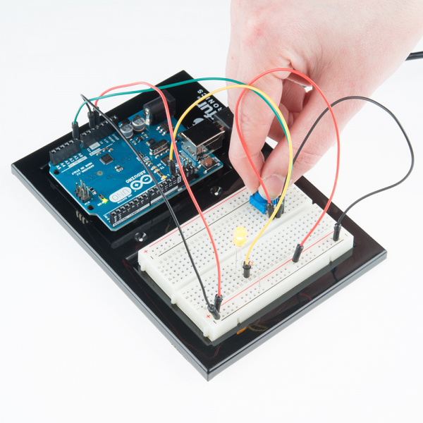 ANDBOT's tweet image. 👀 Tip for young makers:
Always double-check your wires before uploading your code!
One loose wire = hours of mystery 😅
#STEMTips #ANDBOT