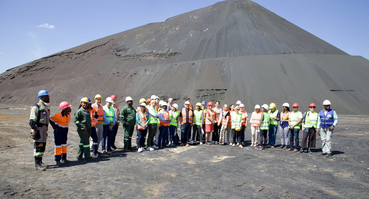 #DRCMiningWeek : mise en œuvre de la feuille de route du partenariat stratégique UE-RDC et promotion des investissements 🇪🇺 pour la valeur ajoutée locale au cœur de la participation de la #TeamEurope 

Communiqué de presse ⤵️
miniurl.be/r-6943