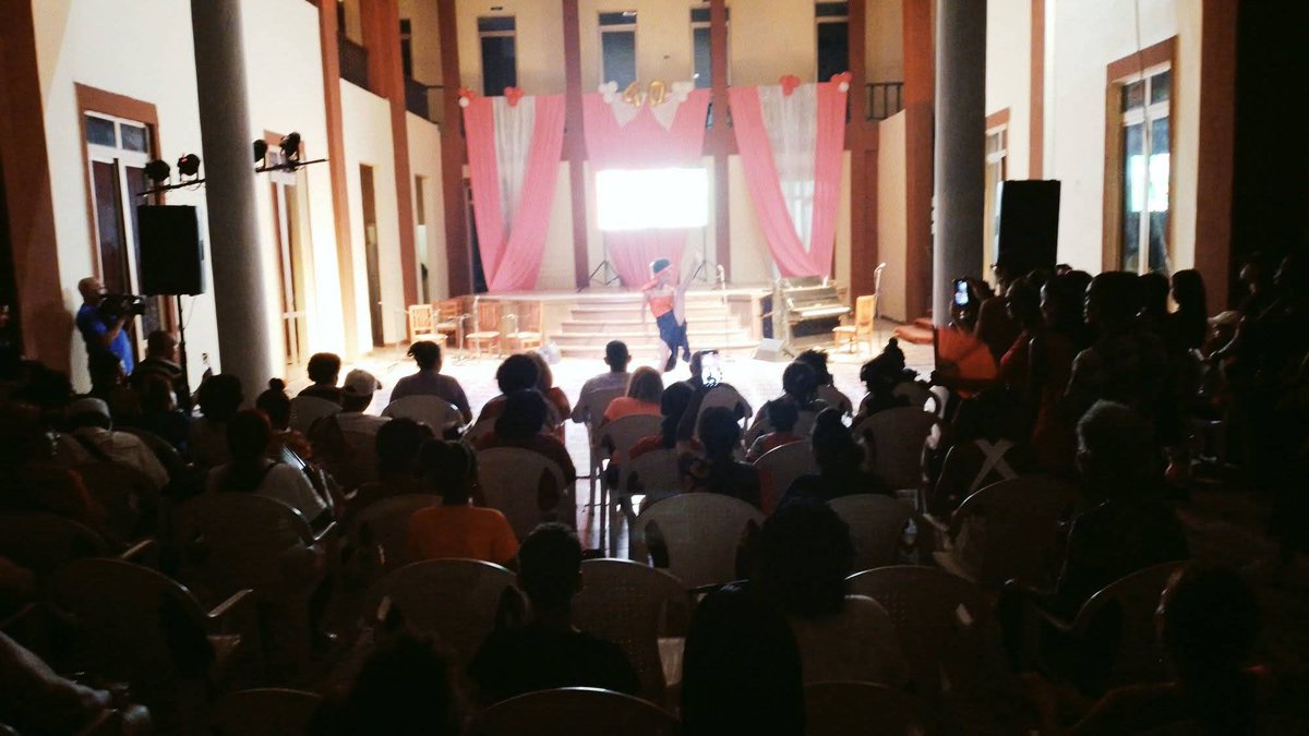 La Dirección Provincial de #CulturaGuantánamo confirió la #DistinciónHermandad al colectivo de la Casa de la Cultura Rubén López Sabariego en el contexto del 40 aniversario de la fundación de este centro.