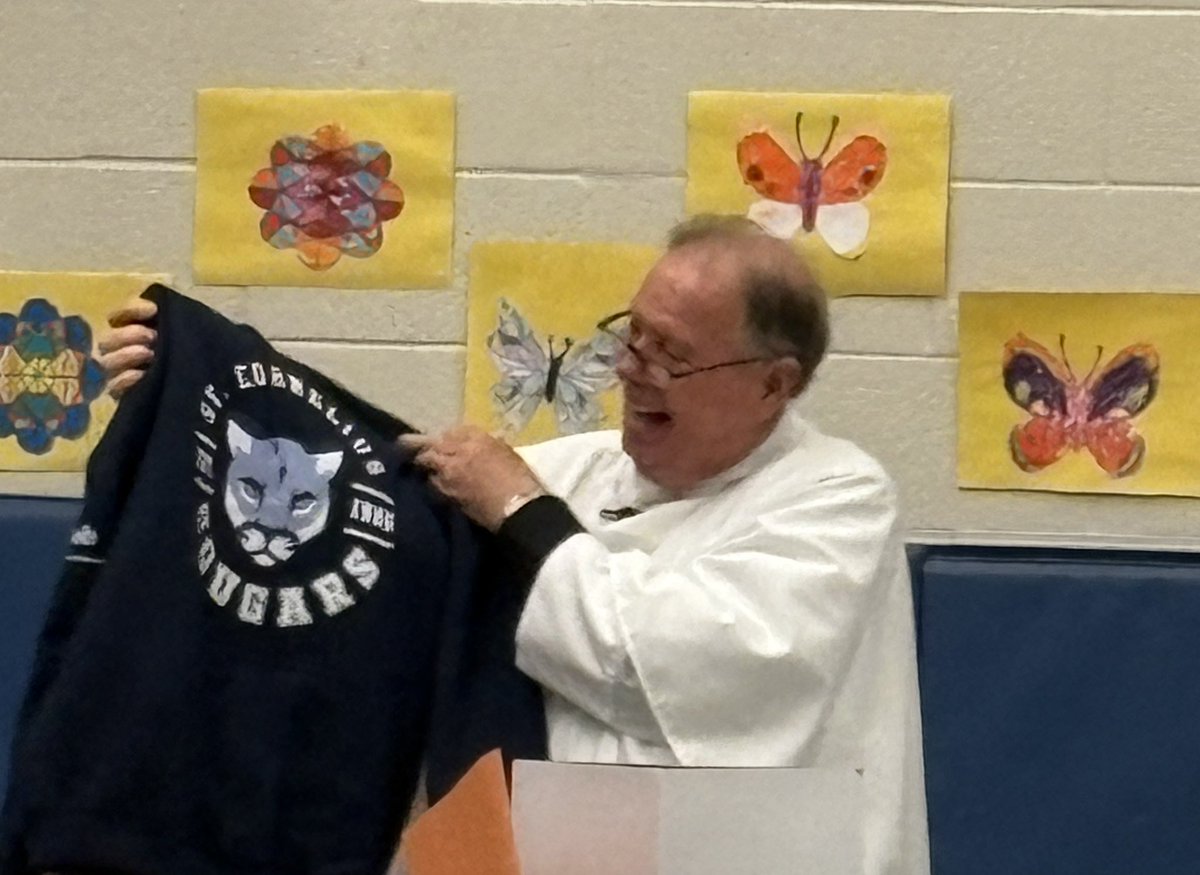 farruggio201640's tweet image. May blessings of God be upon you. Thank you for all of your years you have made an impact on our community. We have been so blessed with your guidance. Thank you for a wonderful year end mass. We will miss you  Father Bob! @StCorneDPCDSB @DPCDSBSchools