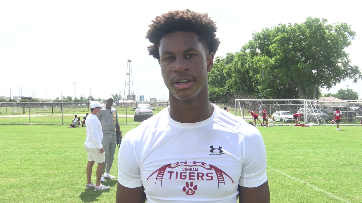 INTERVIEW: 2027 5-star QB Elijah Haven

TigerBait's caught up with Class of 2027 5-star quarterback Elijah Haven of Baton Rouge (La.) Dunham at #LSU's 7v7 camp on Saturday.

THE INTERVIEW ➡️  tigerbait.com/s/7273/intervi…