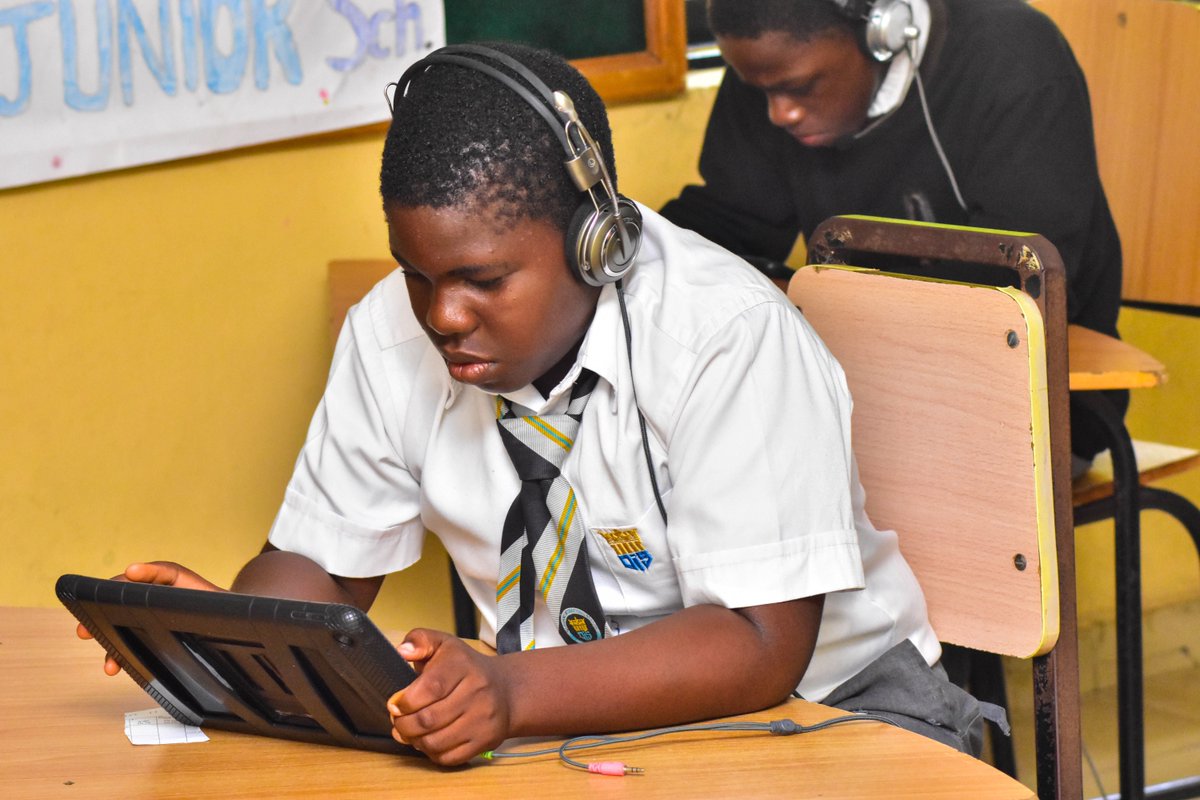 OlashoreSchool's tweet image. Success for Year 9! 🎉

Proud of our students for completing their GL Assessment Tests. These tools help us personalise learning and support every learner&apos;s growth.
Big thanks to our staff, students &amp;amp; families! 💙
#OISRedefined #StudentSuccess #AcademicExcellence #Admissionopen