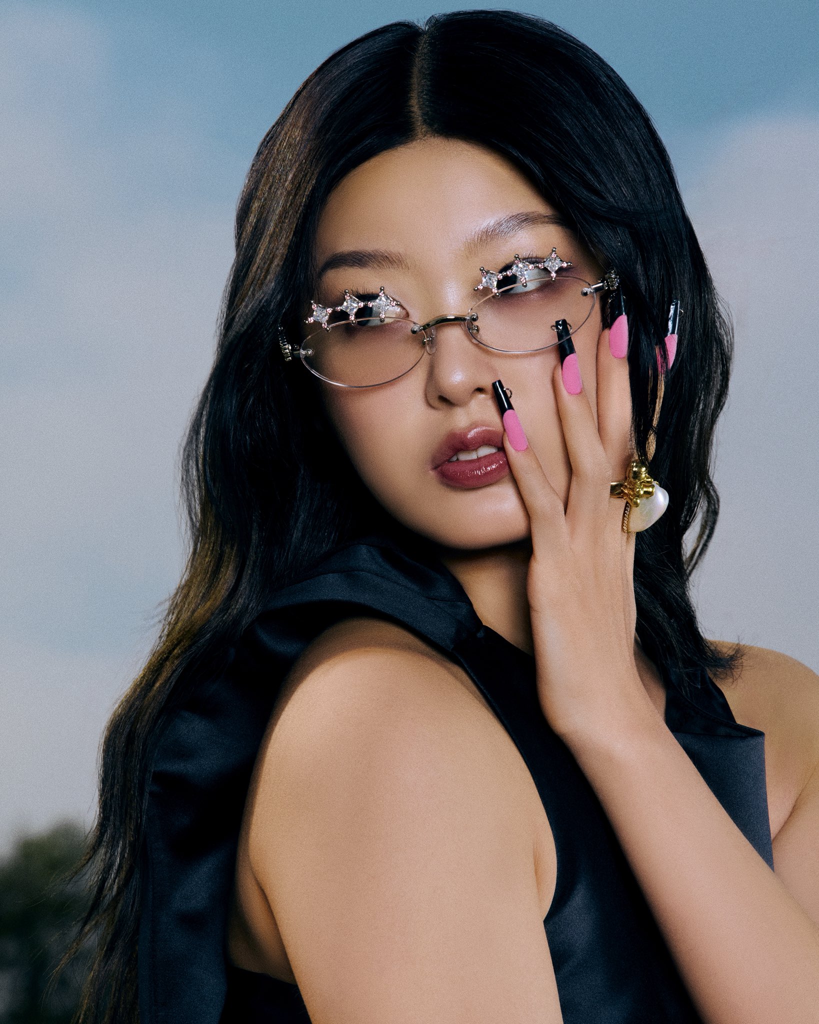 GtGPVFAbwAA6Ni9?format=jpg&name=large