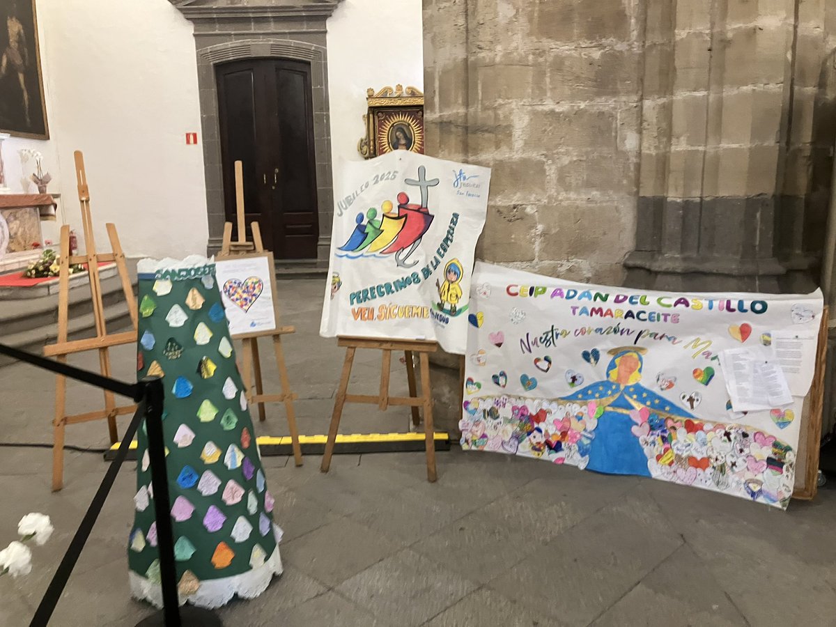 Seguimos con las visitas escolares en la Catedral a Ntra. Madre del Pino #ReliCanarias #JubileoDeLaEsperanza #DiocesisDeCanarias