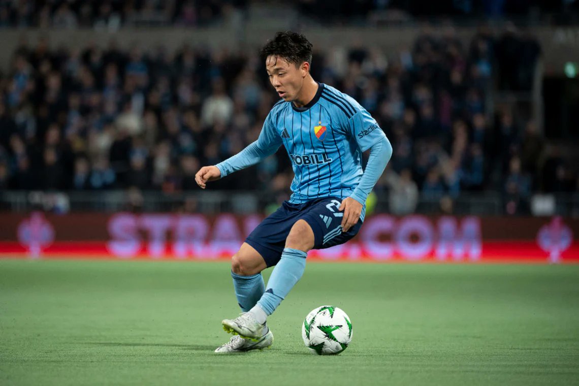 Nordisk Suède 🇸🇪 (@nordisk_suede) on Twitter photo 👀🦅 L’OGC Nice serait désormais très intéressé par Keita Kosugi (19 ans), le latéral de Djurgården 🇯🇵 !
Il était déjà lié au PSG, à l’Atalanta, au Celtic ou encore à Benfica.
🗞️ <a href="/sportbladet/">Sportbladet</a> 👀🦅 L’OGC Nice serait désormais très intéressé par Keita Kosugi (19 ans), le latéral de Djurgården 🇯🇵 !
Il était déjà lié au PSG, à l’Atalanta, au Celtic ou encore à Benfica.
🗞️ <a href="/sportbladet/">Sportbladet</a>