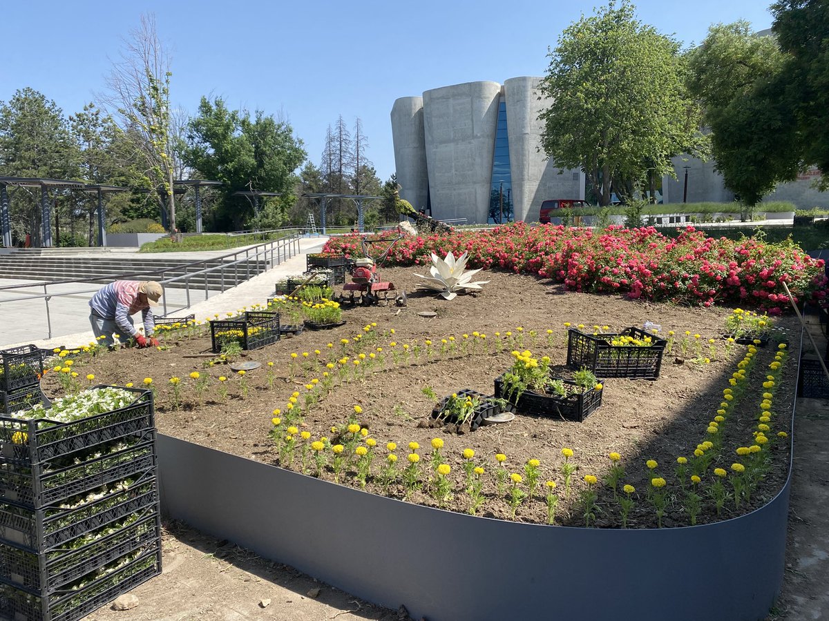 Türkiye Milli Botanik Bahçesinde peyzaj ve çevre düzenleme çalışmaları devam ediyor…
#dhdb <a href="/TCTarim/">T.C. Tarım ve Orman Bakanlığı</a> <a href="/millibotanik/">Türkiye Millî Botanik Bahçesi Müdürlüğü</a>