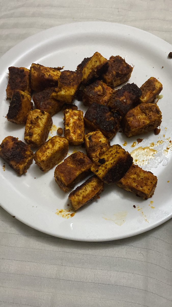 iam_sharpraj's tweet image. Burnt a few calories, then burnt a few cubes. Paneer hit different when you’re healing inside &amp;amp; out. 🧘‍♂️🍴 #GymLife #CookingTherapy #DisciplineIsArt