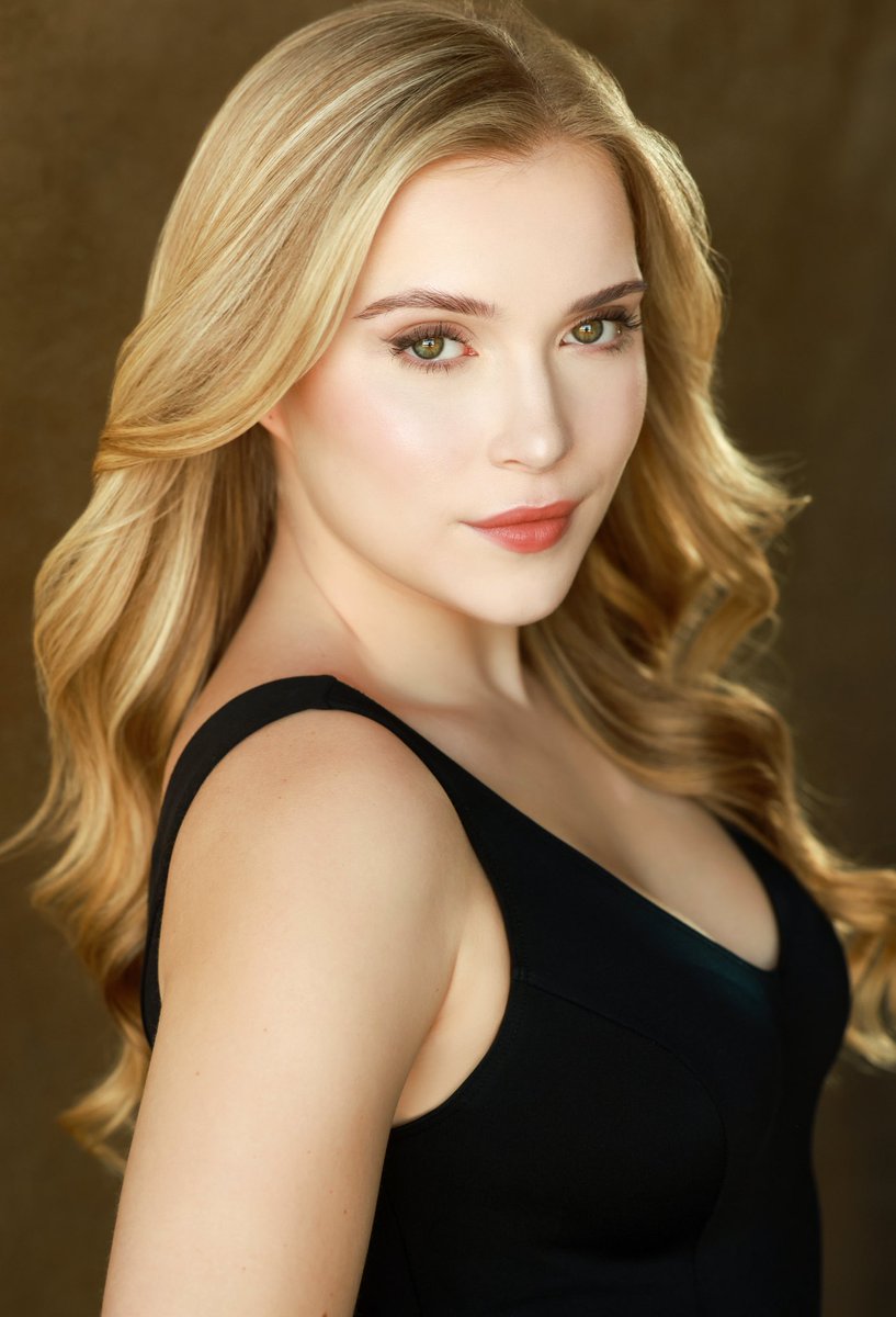 Tom Segura’s latest flick, Bad Thoughts, casts our own Presley Weber.  Keep your eye out for the Gorgeous Woman.  Available for streaming on NETFLIX with casting by Beth Sepko.  Way to go, Presley!