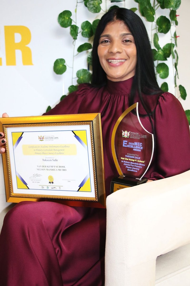Massive congrats to our EC branch Secretary, Tuskeen Salie, on winning an award for Primary Phase Literacy Excellence! 👏💥 Proud to have you in LITASA! 🎉 #LITASA #LITERACY dailymaverick.co.za/article/2025-0…