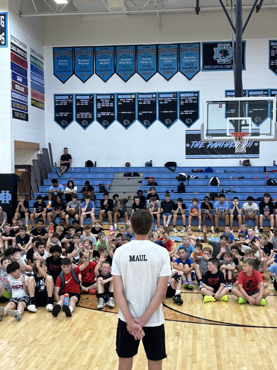 DarbyHoops's tweet image. Day 2 of youth camp ✅. Great energy and effort in all 3 gyms. Thanks to @ty_maul02 for speaking to our campers today. Great message from a former Panther.