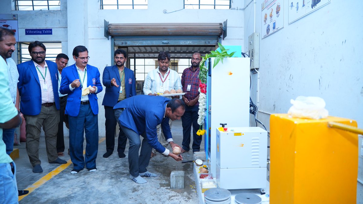 ksrmceofficial's tweet image. This cutting-edge equipment puts us among the elite institutions with M150 testing capabilities!

#ConcreteTechnology #MaterialTesting #AdvancedLab #EngineeringExcellence #M150Concrete #CivilEngineeringLab #FutureOfConstruction #ResearchAndInnovation #AcademicInfrastructure