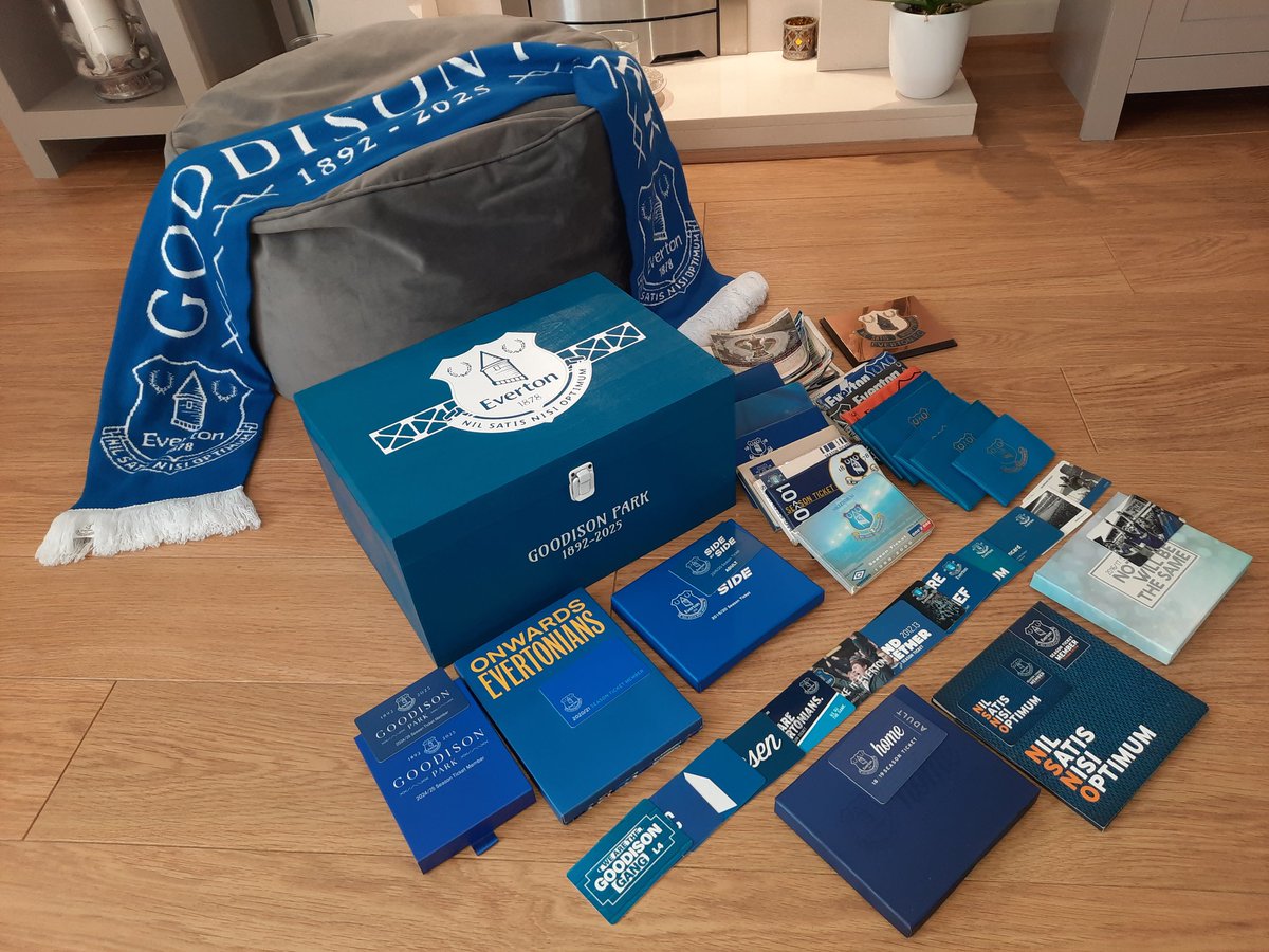geoffefc's tweet photo. Would like to say a huge thanks to @bellaMac73 for this stunning Goodison Park memory box I can't remember  some of the games and the years that have gone by over the decades some you wanna forget some and maybe I had too much to drink!! But wouldn't change it for the world! 💙🤍 https://t.co/yPSqfB3Q8N